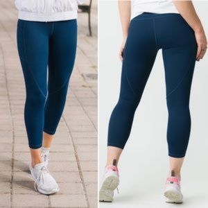 Zyia Active Navy Pocket Light n tight high rise capri leggings 20" Size 6-8
